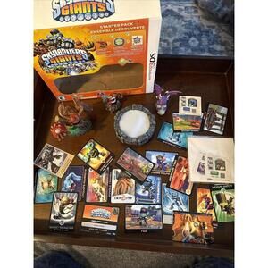 Skylanders Giants Starter Pack Nintendo 3DS. Open Box with cards like new.